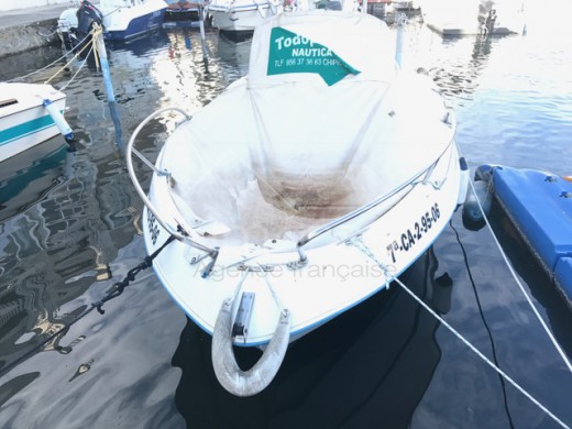 Amarre pour bateau moteur de 7m x 2,5m avec acte de propriété
