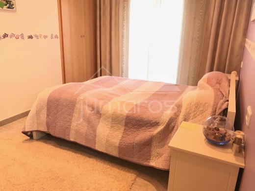 6 chambres, 160m2, garage privé, village médiéval