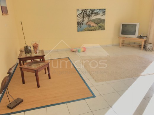 6 chambres, 160m2, garage privé, village médiéval