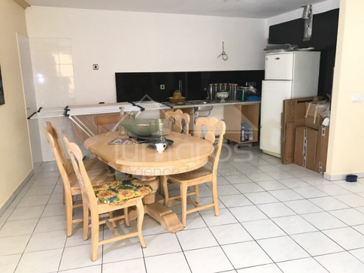 6 chambres, 160m2, garage privé, village médiéval