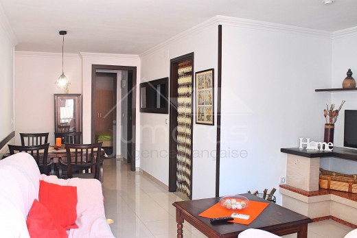 Apartamento renovado con solarium y terraza cerca de la playa