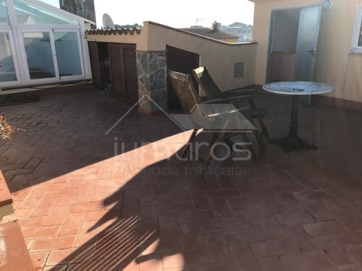 6 chambres, 160m2, garage privé, village médiéval
