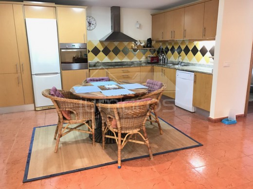 6 chambres, 160m2, garage privé, village médiéval