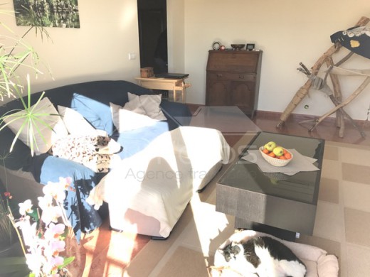 6 chambres, 160m2, garage privé, village médiéval