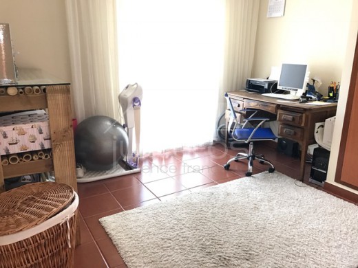 6 chambres, 160m2, garage privé, village médiéval