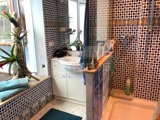 6 chambres, 160m2, garage privé, village médiéval