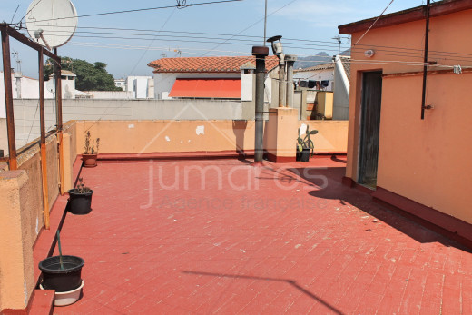 Apartamento de 2 habitaciones en el centro cerca de la playa