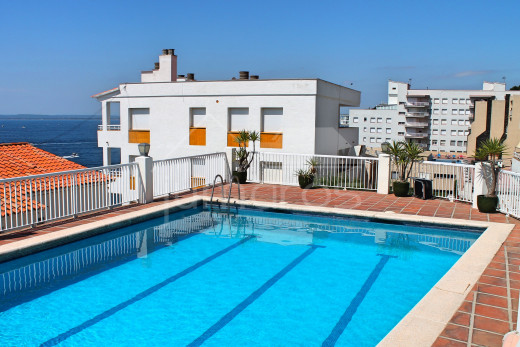 Appartement avec terrasse, vue mer, parking privé