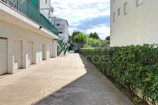 1 chambre, terrasse, garage et piscine communautaire