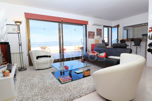 Vue mer, 3 chambres, piscine, parking et cave