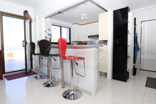 Vue mer, 3 chambres, piscine, parking et cave