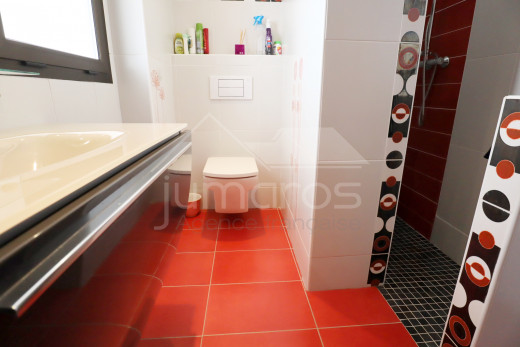 Vue mer, 3 chambres, piscine, parking et cave