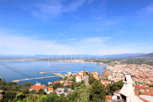 Vue mer, 3 chambres, piscine, parking et cave