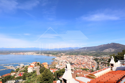 Vue mer, 3 chambres, piscine, parking et cave