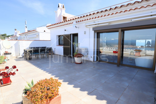 Vue mer, 3 chambres, piscine, parking et cave