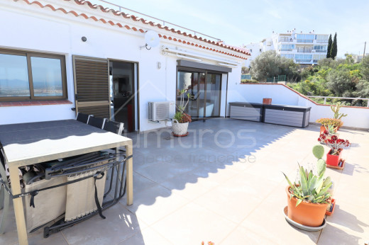 Vue mer, 3 chambres, piscine, parking et cave
