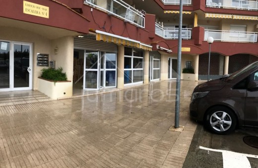 Local de 72m2 en Roses