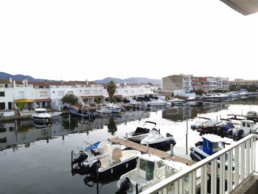 Appartement avec vue canal et parking privé