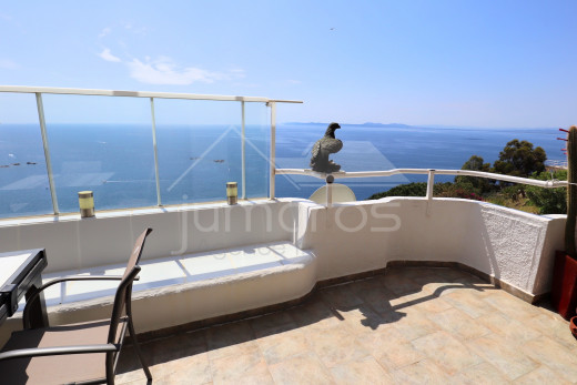 Sea view, 18m2 terrace and 2 bedrooms
