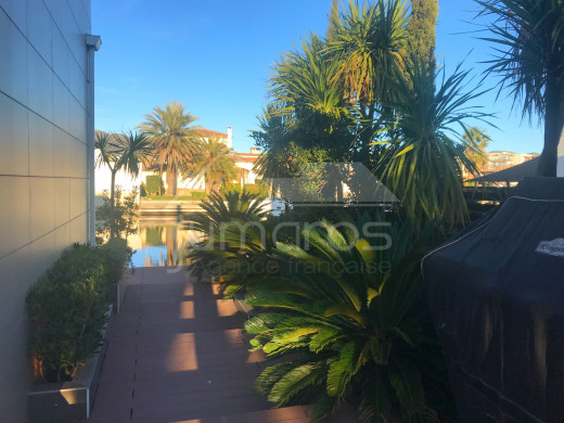 Villa de luxe, 5 chambres, 336m2, amarre voilier de 27m