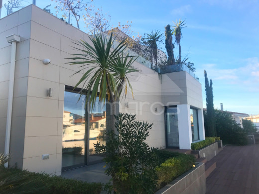 Villa de luxe, 5 chambres, 336m2, amarre voilier de 27m