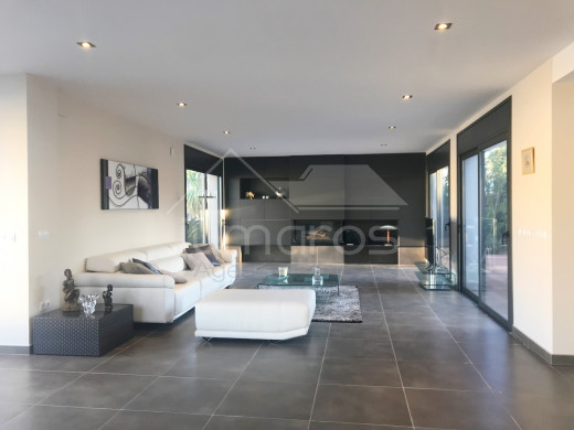 Villa de luxe, 5 chambres, 336m2, amarre voilier de 27m