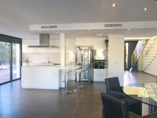 Villa de luxe, 5 chambres, 336m2, amarre voilier de 27m