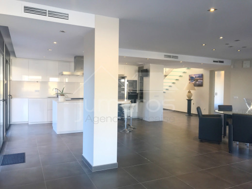 Villa de luxe, 5 chambres, 336m2, amarre voilier de 27m
