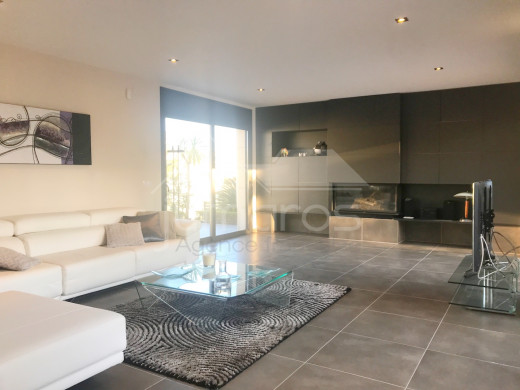 Villa de luxe, 5 chambres, 336m2, amarre voilier de 27m