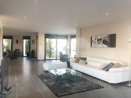 Villa de luxe, 5 chambres, 336m2, amarre voilier de 27m