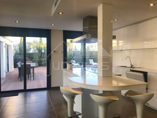 Villa de luxe, 5 chambres, 336m2, amarre voilier de 27m