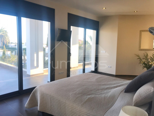 Villa de luxe, 5 chambres, 336m2, amarre voilier de 27m