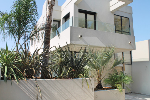 Villa au canal large avec amarre de 12m