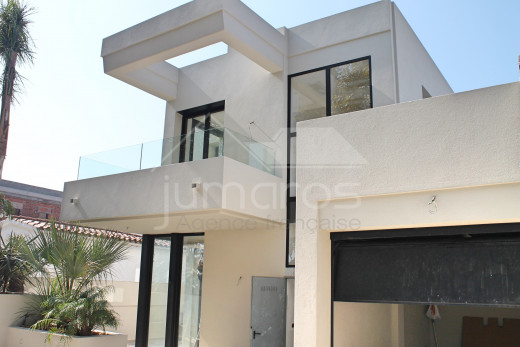 Villa au canal large avec amarre de 12m