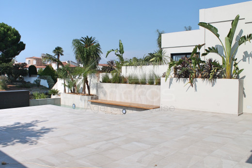 Villa au canal large avec amarre de 12m