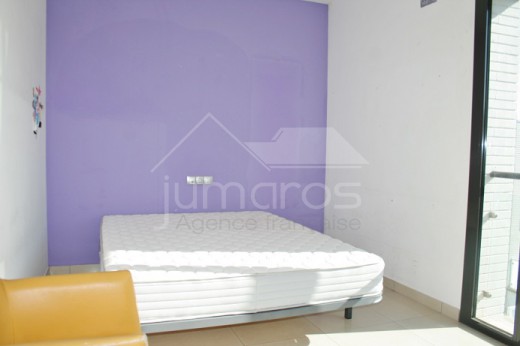 5 chambres, 240m2, garage privé, piscine communautaire