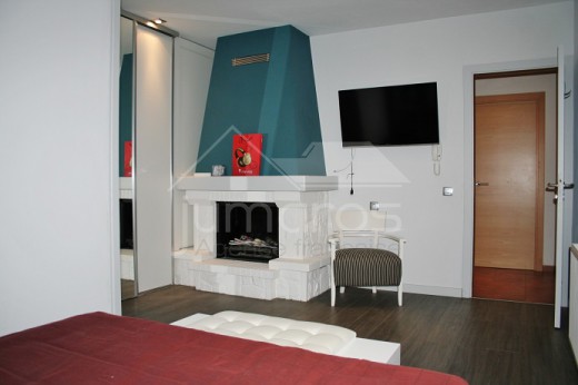 5 chambres, 240m2, garage privé, piscine communautaire