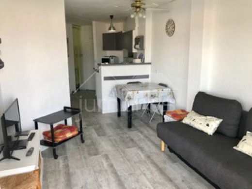 Apartamento renovado en el centro de la ciudad, cerca playa
