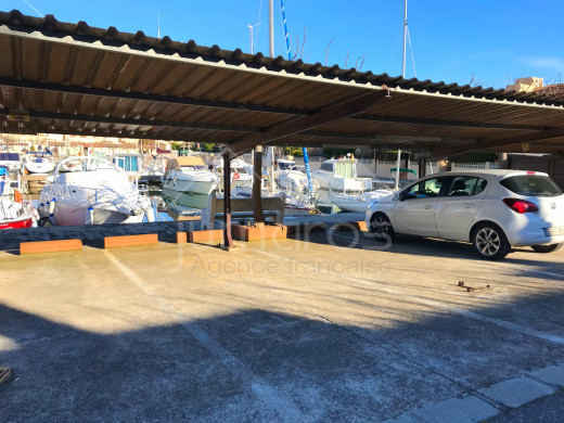 Amarre voilier de 3x9m + parking  à Santa Margarida