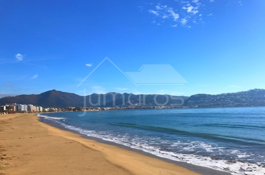 Appartement 1 chambre à 300m de la plage