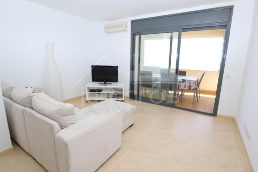 OPPORTUNITÉ! appartement moderne en 1ère ligne de mer