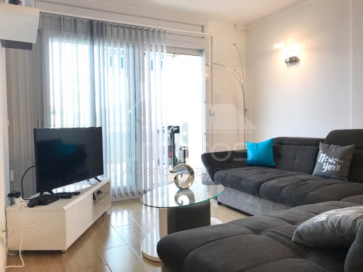 2 chambres, 59m2, terrasse de 10m2, piscine communautaire