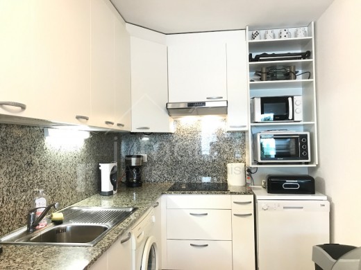 2 chambres, 59m2, terrasse de 10m2, piscine communautaire