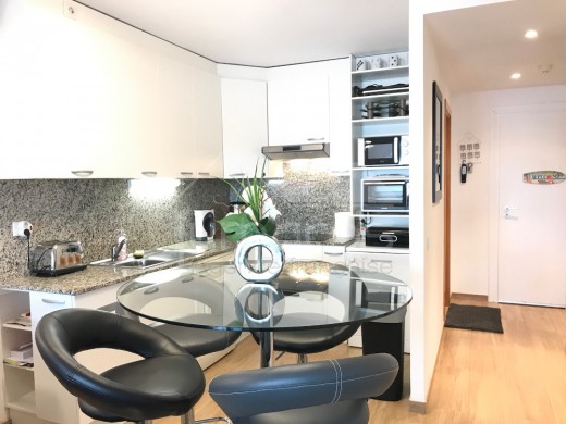 2 chambres, 59m2, terrasse de 10m2, piscine communautaire