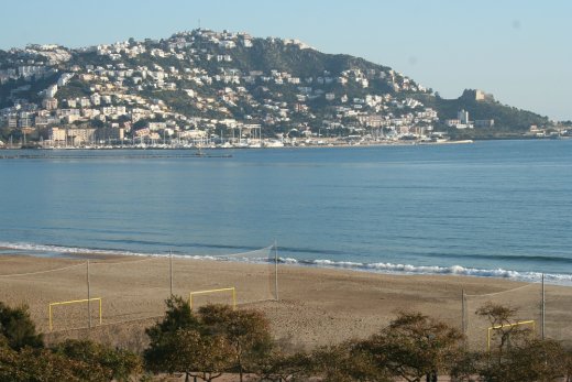 Dernier étage Duplex  sur le front de mer de Roses