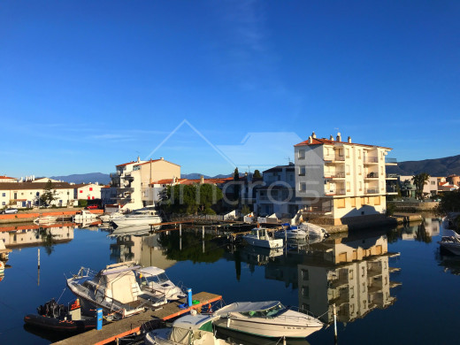 2 chambres, rénové, vue canal