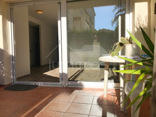 Appartement au canal avec terrasse, place de parking et piscine