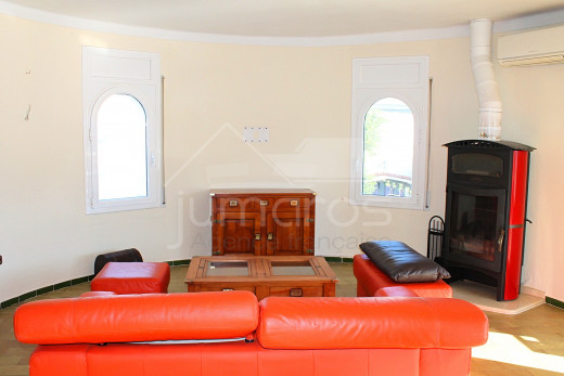 Grande maison avec amarre pour voilier, piscine et garage