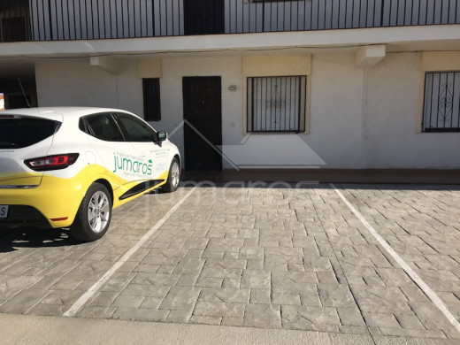 Appartement au canal avec terrasse, place de parking et piscine