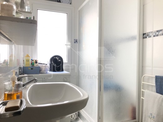 2 chambres, vue mer, terrasse 14 m2 et parking privé